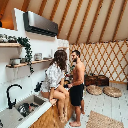 Hoya Glamping Luxe tent Gostynin